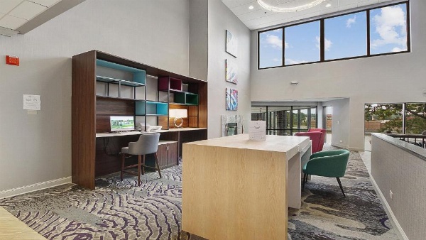 Holiday Inn Chicago Northwest/Crystal Lake/Convention Center image 15