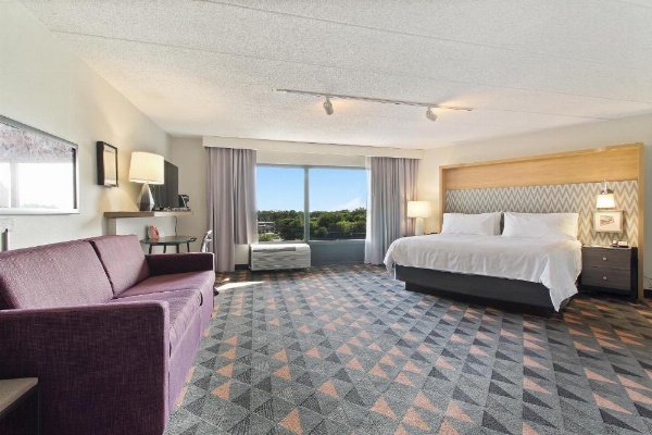 Holiday Inn Chicago Northwest/Crystal Lake/Convention Center image 18