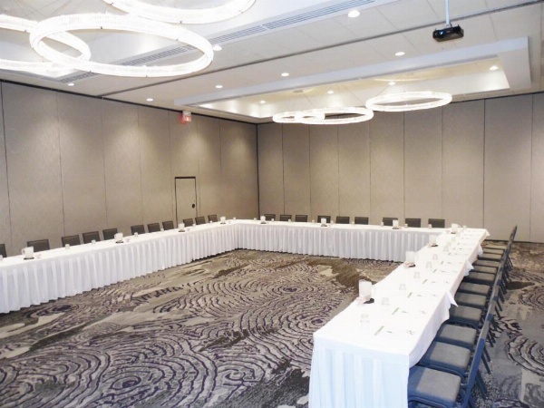 Holiday Inn Chicago Northwest/Crystal Lake/Convention Center image 24